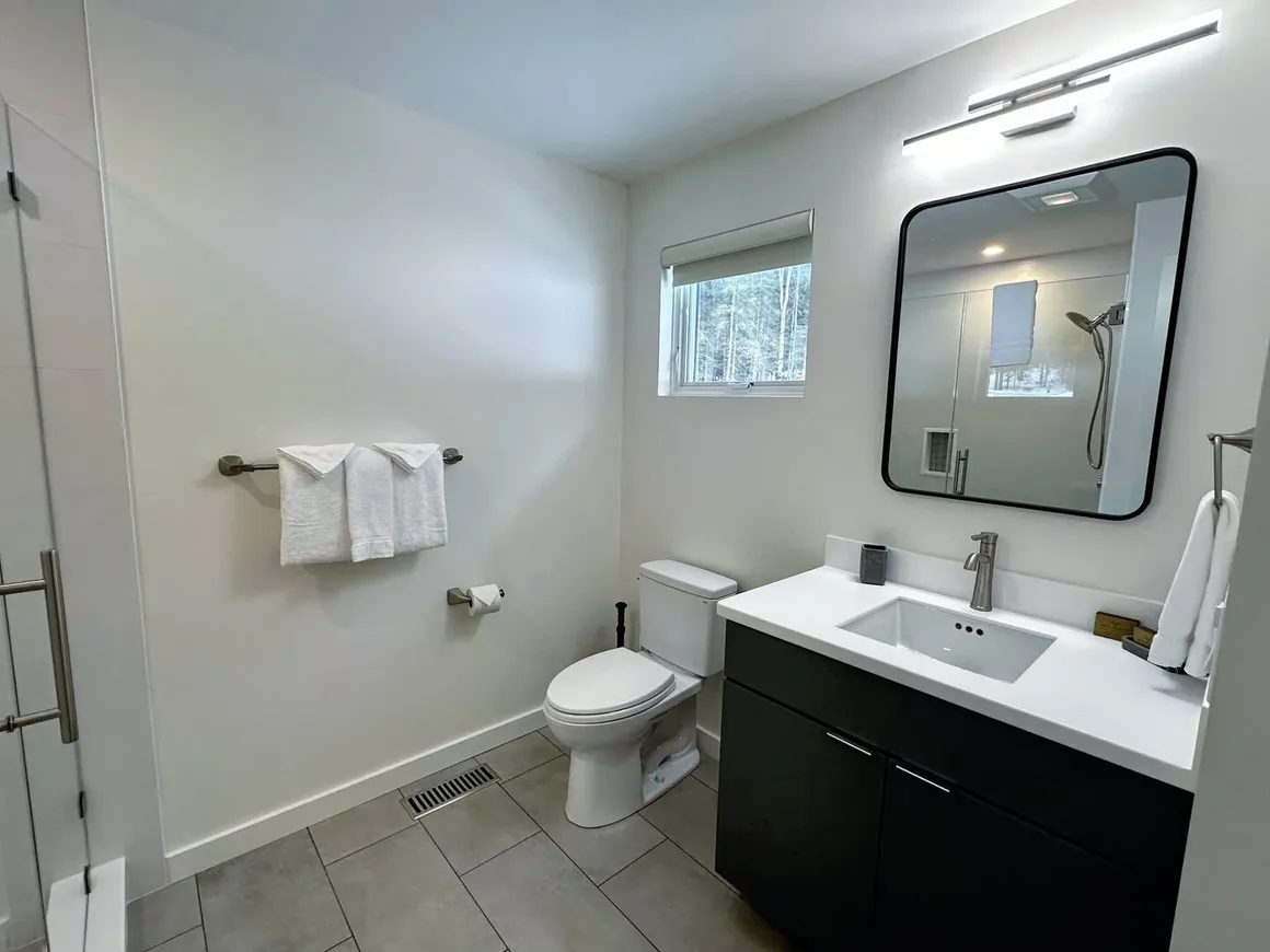 Birch House bathroom